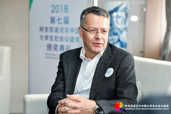 范迪睿的“涂料遗产”