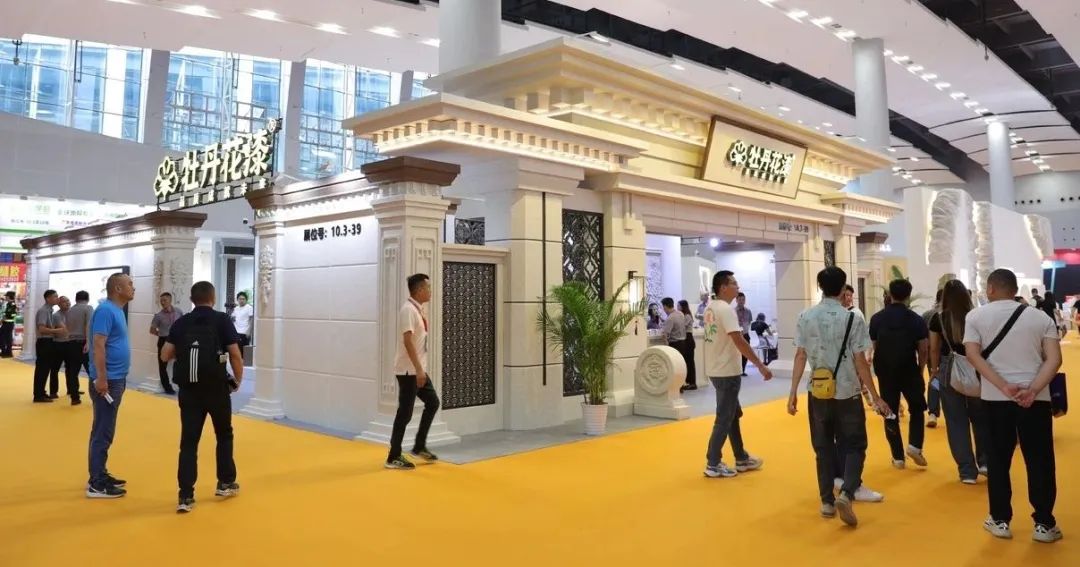 将四合院搬进广州建博会，牡丹花漆锚定仿石漆赛道