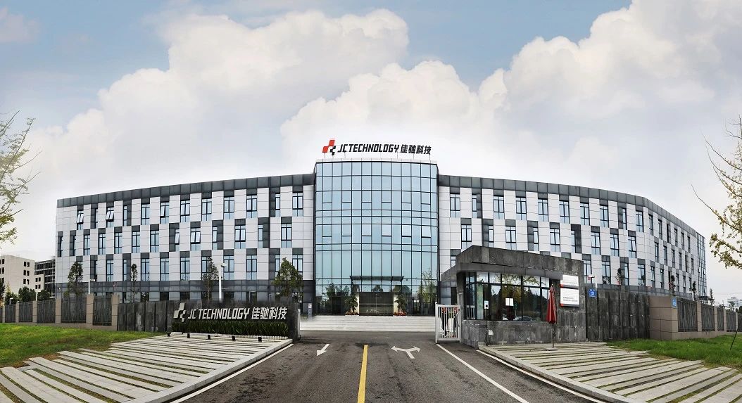 上市后的“当头一棒”？军工隐身涂料龙头去年净利润下滑7.99%