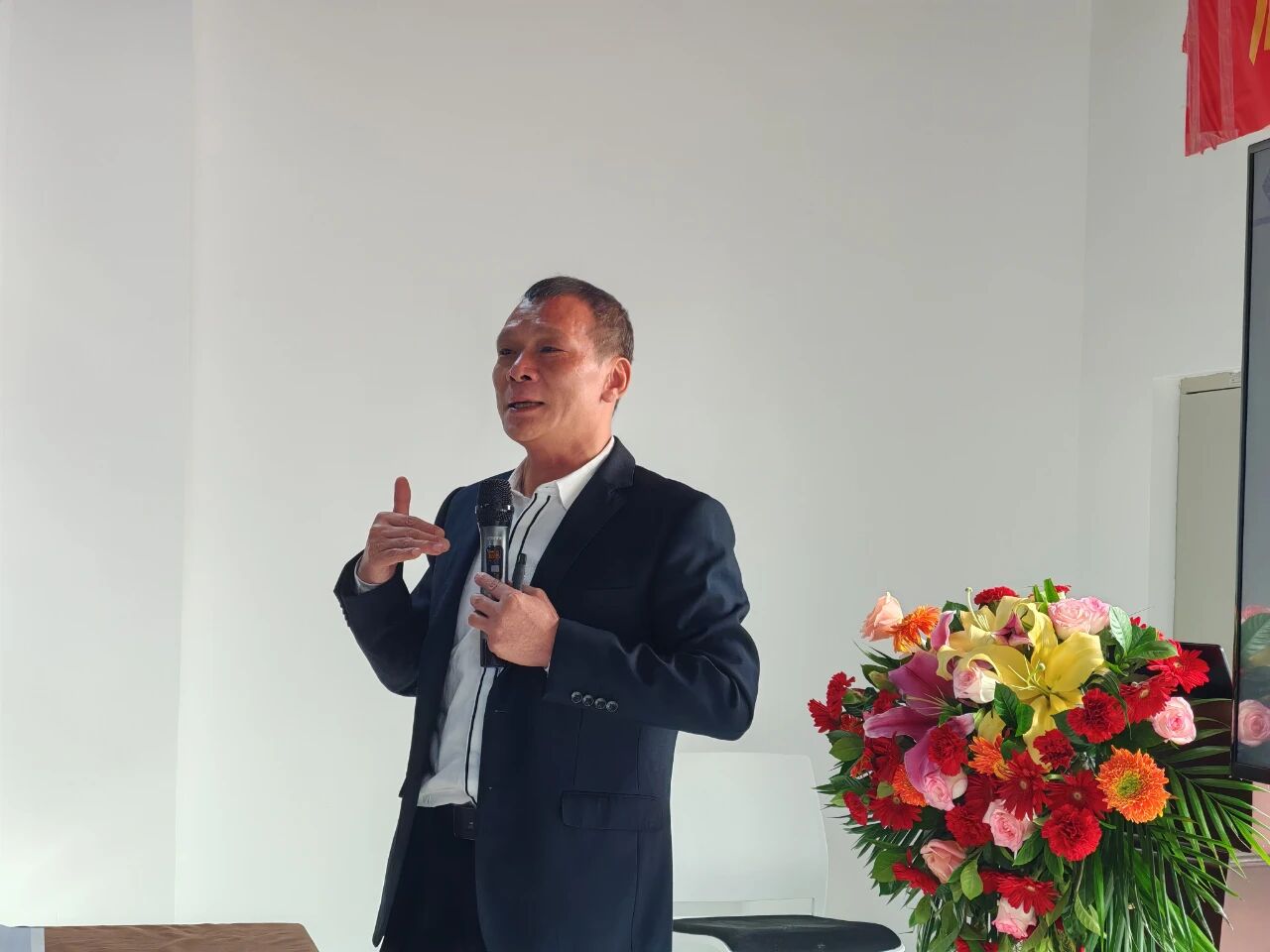 微信图片_2025-11-24_090851_822.jpg