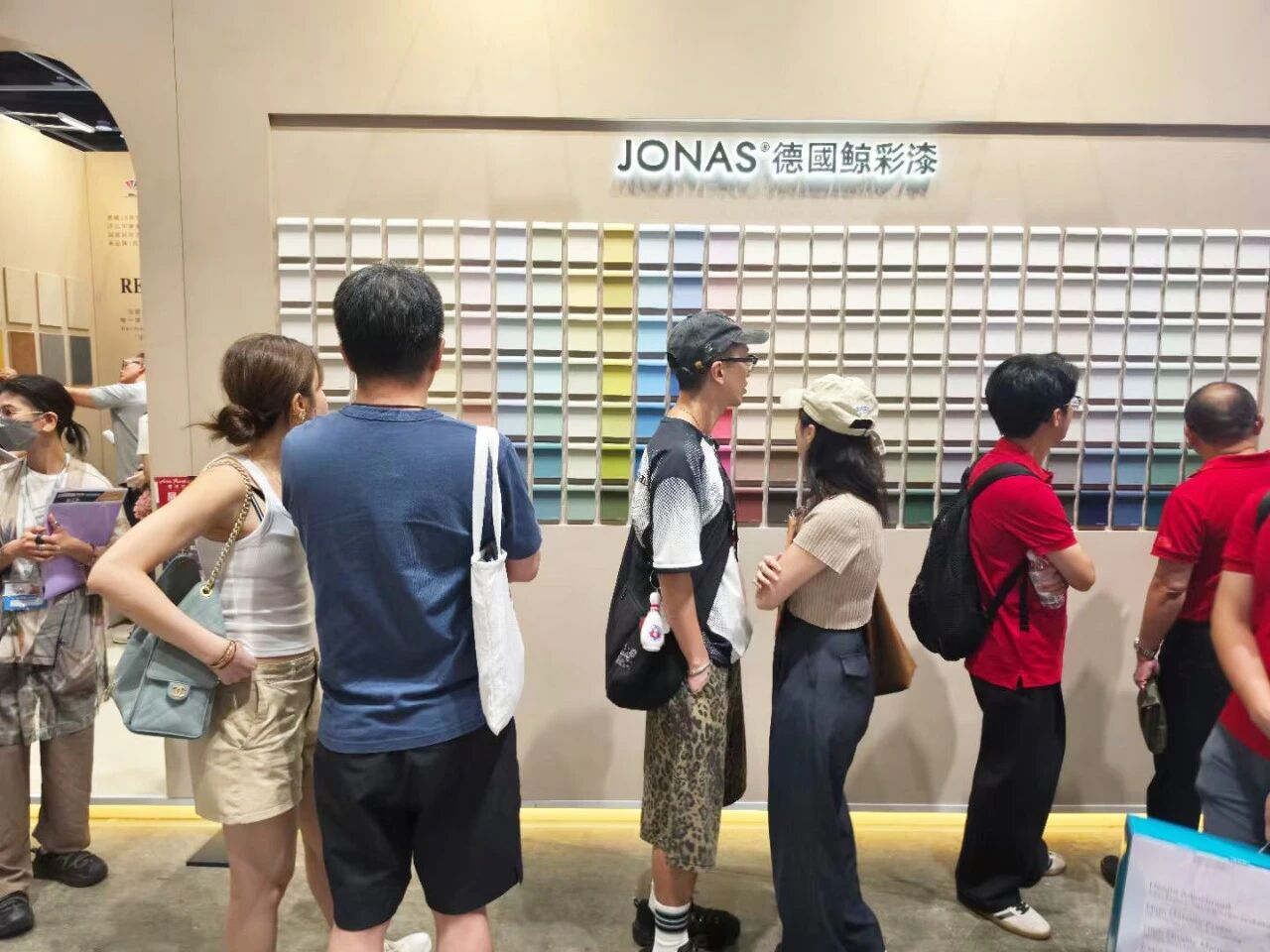 首秀「香港家居博览2026」，JONAS鲸彩漆官宣进入香港市场