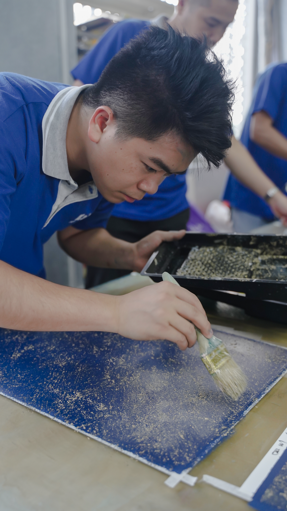 你还在刮腻子刮大白吗，兄弟？