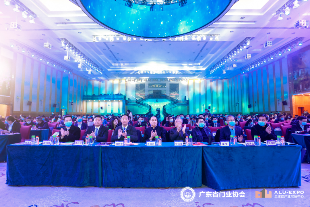 汇龙涂料获广东省门业协会&ldquo;领军企业&rdquo;&ldquo;金牌供应商&rdquo;等奖项