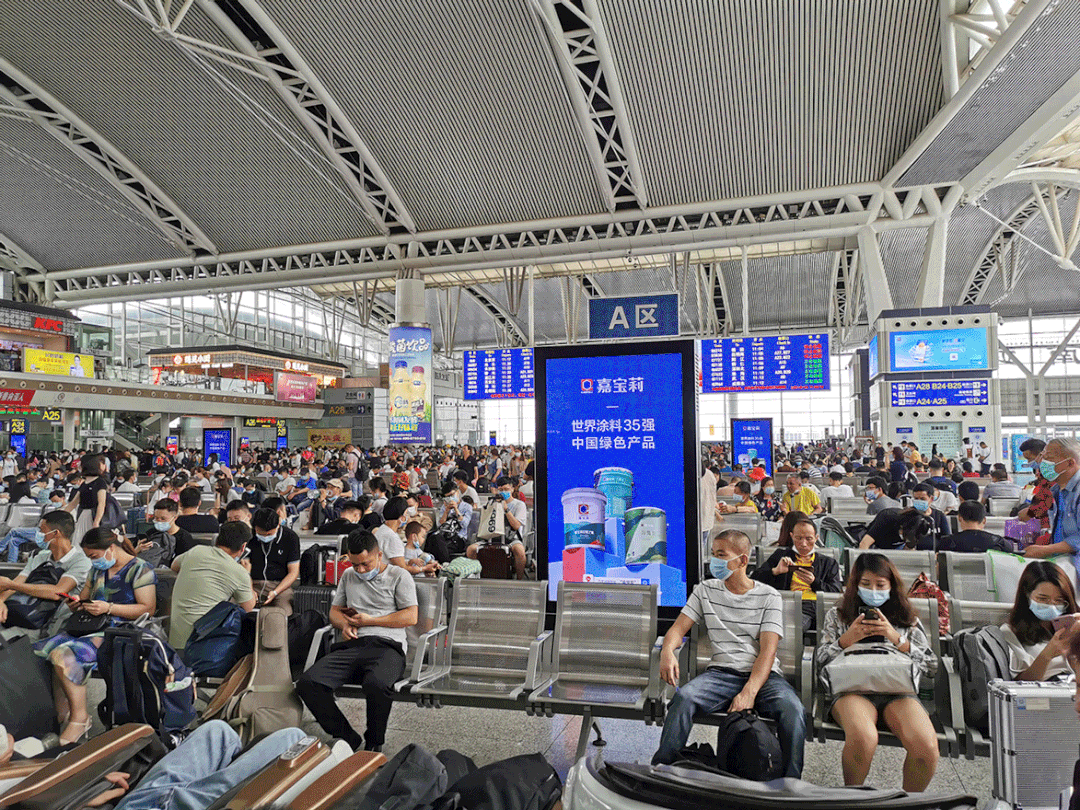 嘉宝莉广告席卷热门旅游城市